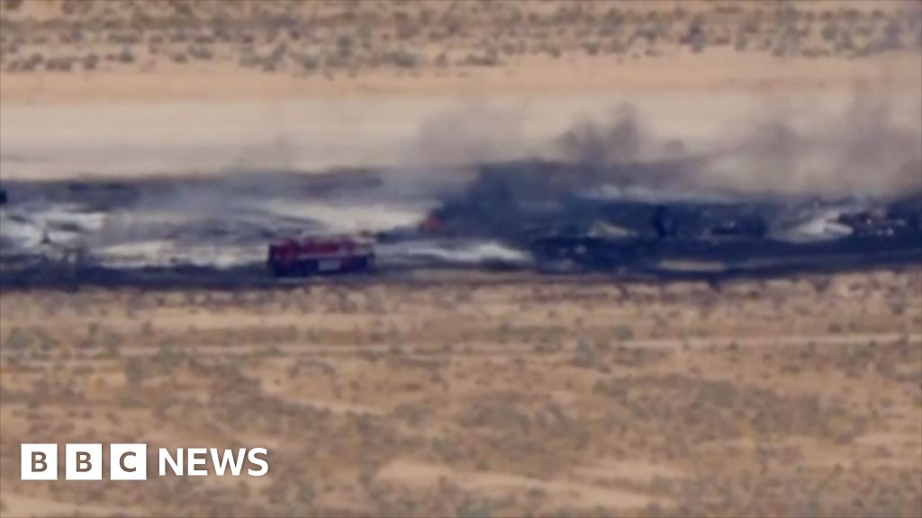 Eight feared dead after US Air Force B-52 bomber plane crashes in California - BBC