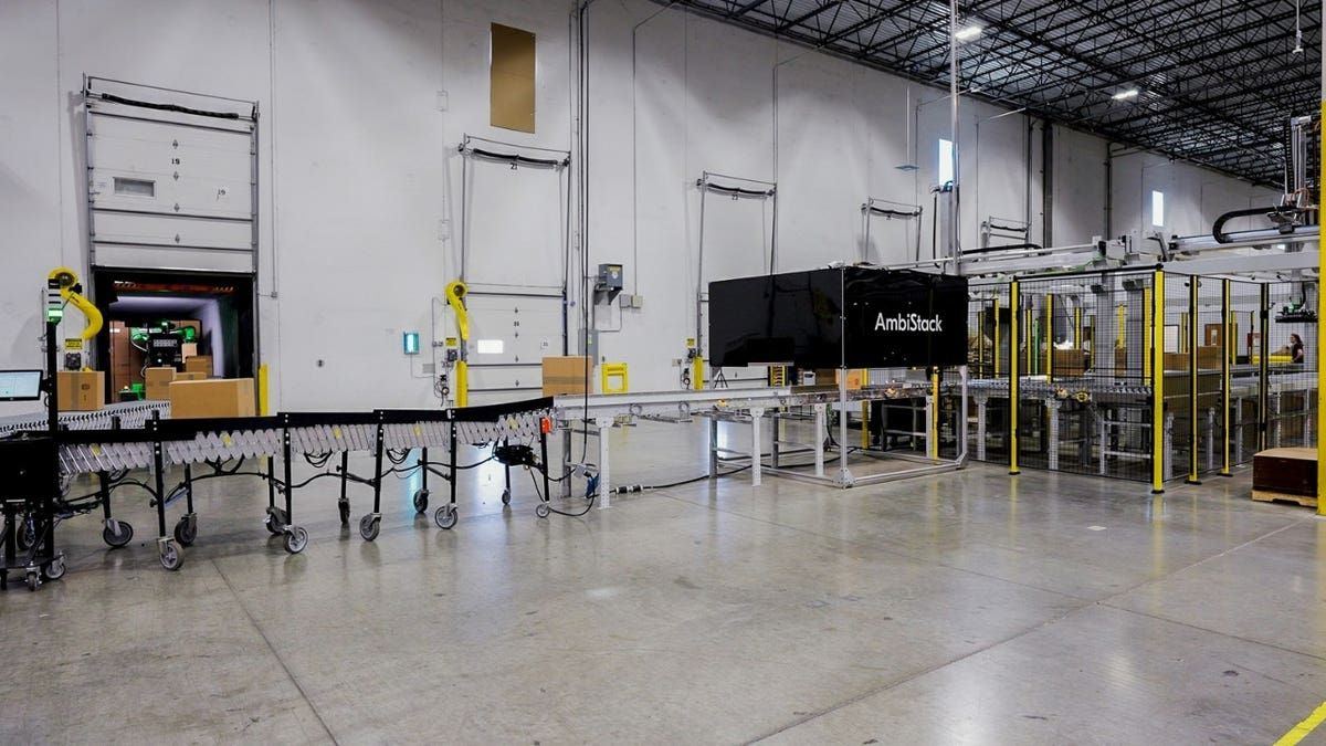 Warehouse robots move packages without human handoff