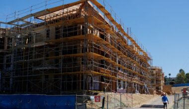 US construction spending beats expectations in April