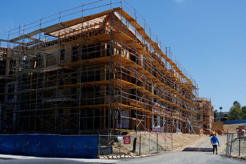 US construction spending beats expectations in April