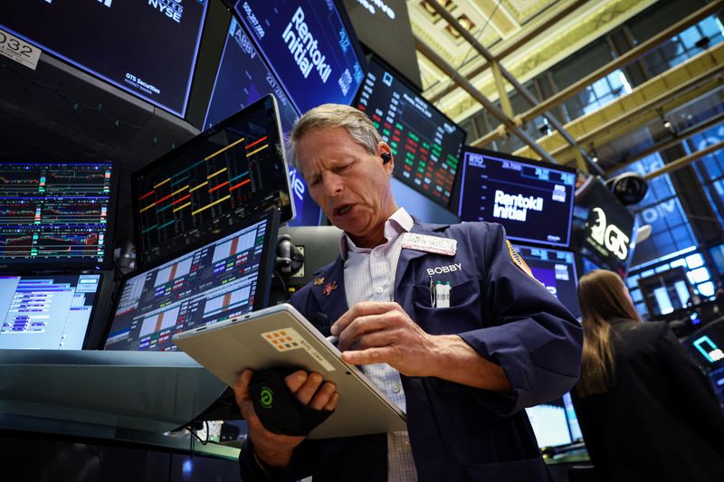 S&P 500, Nasdaq fall as tech selloff resumes, Trump says US must react to downed US helicopter