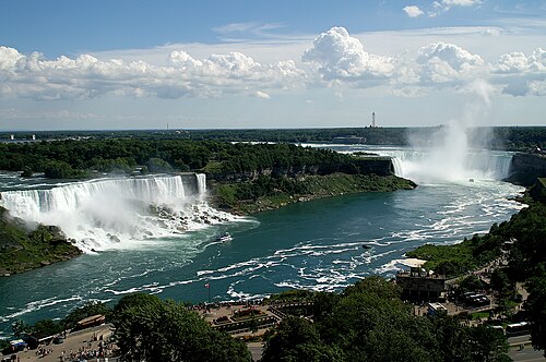 Panamanians Visiting Niagara Falls Mistakenly Cross into the US and Were Detained