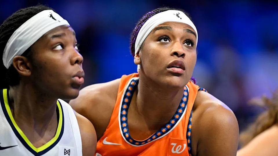 Connecticut Sun forward Aaliyah Edwards (8) look on while guarding during a WNBA game.Jerome Miron-Imagn Images
