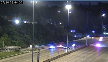 Police: 1 dead, 1 injured after crash shuts down portion of I-75