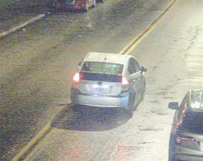 Police looking for Toyota Prius in hit-and-run crash Police looking for Toyota Prius in hit-and-run crash
