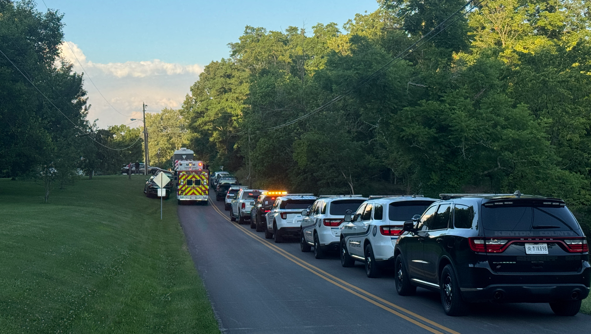 Man arrested after hourslong SWAT standoff in Ryland Heights