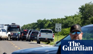 Pilot and 11 skydiving passengers killed in private plane crash in Missouri | Missouri