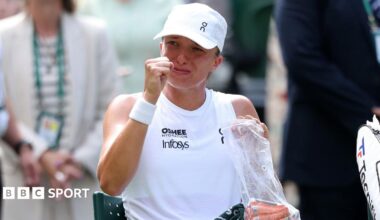 Iga Swiatek celebrates victory at Wimbledon
