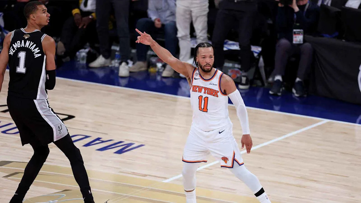 Spurs’ Victor Wembanyama hit with ‘dirty’ warning after getting way with Jalen Brunson shove