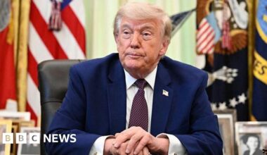 Donald Trump unveils $700m 'beautiful, clean coal' investment - BBC