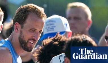 England get rapturous welcome as they settle in to sprawling Kansas City home | England