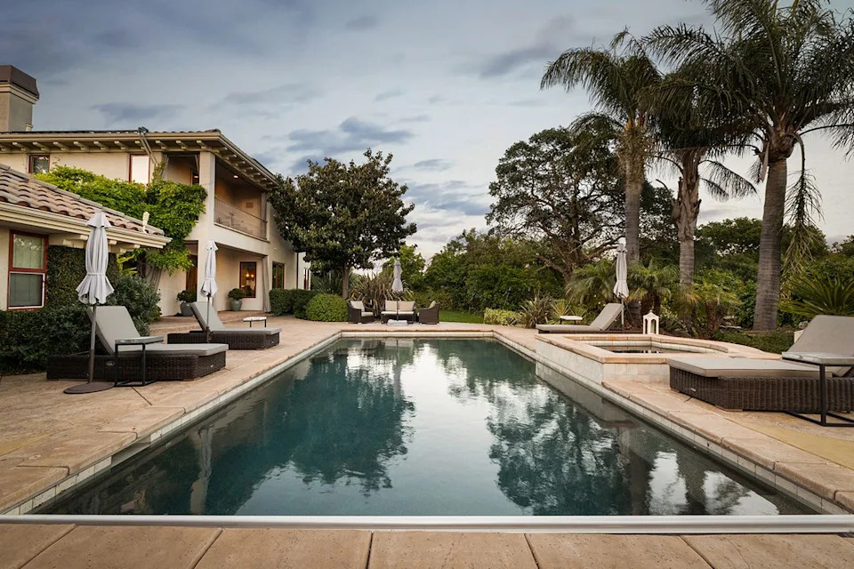 The poolCredit: The Nemeyer Garcia Team at Engel & Volkers