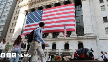 Why the US economy keeps defying the odds - BBC