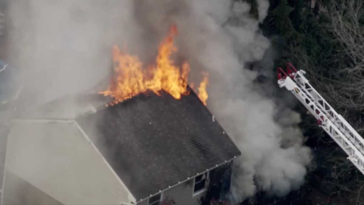 Pennsylvania fire: Large flames at West Mifflin home