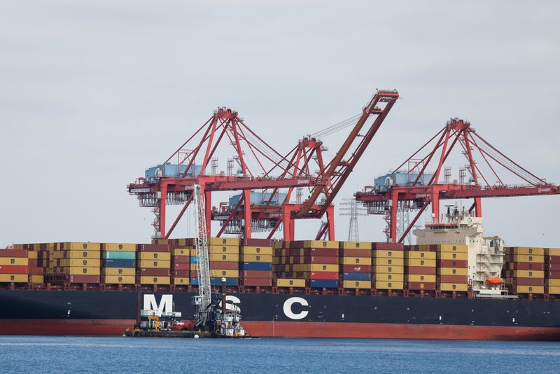 Record exports help narrow US trade deficit in April