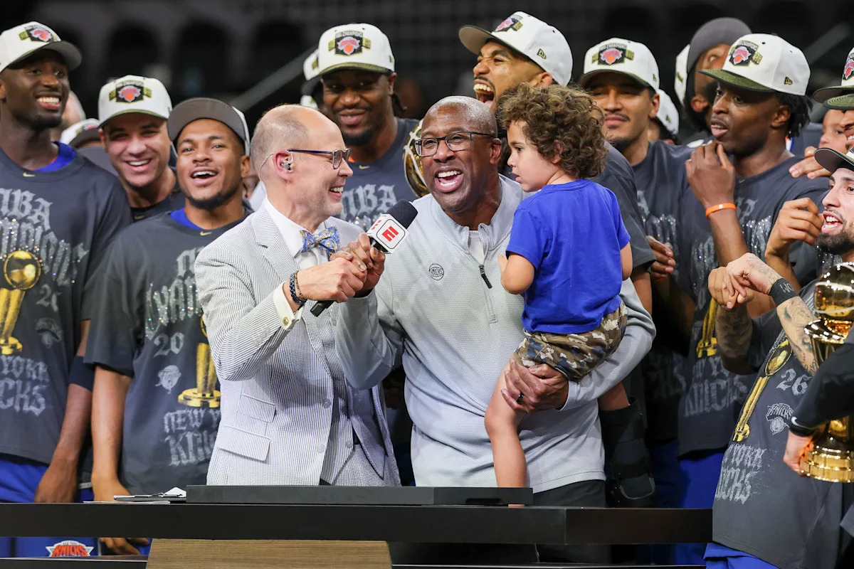 Former Warriors assistant Mike Brown wins NBA championship with Knicks