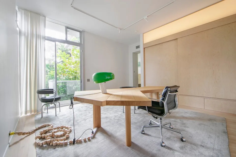 Sunlight fills the interior. Kelly Barrie/Panic Studio LA