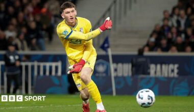 Ewen Jaouen in action for Stade de Reims