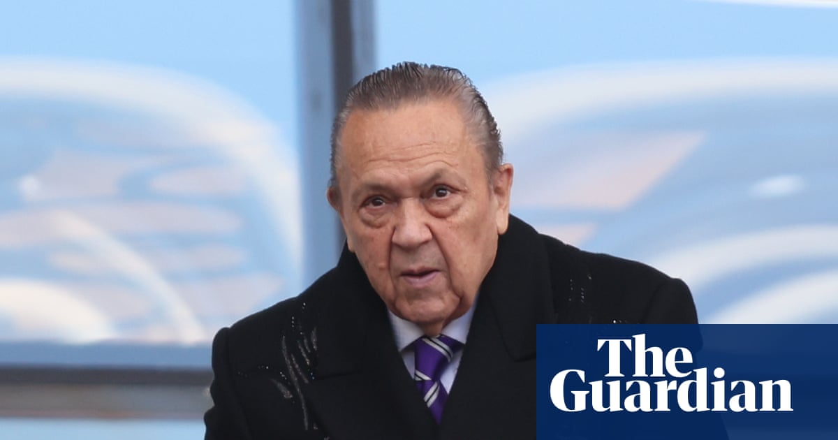David Sullivan steps down at West Ham to fight claims about private life | West Ham United