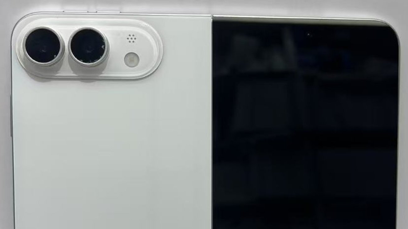 More iPhone Fold dummy shots appear in folded, open forms