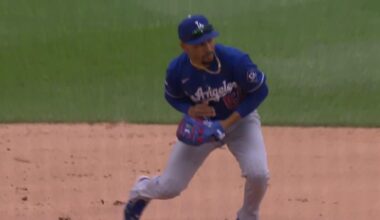 Yoshinobu Yamamoto carries no-hit bid into 9th as Dodgers beat White Sox 7-1