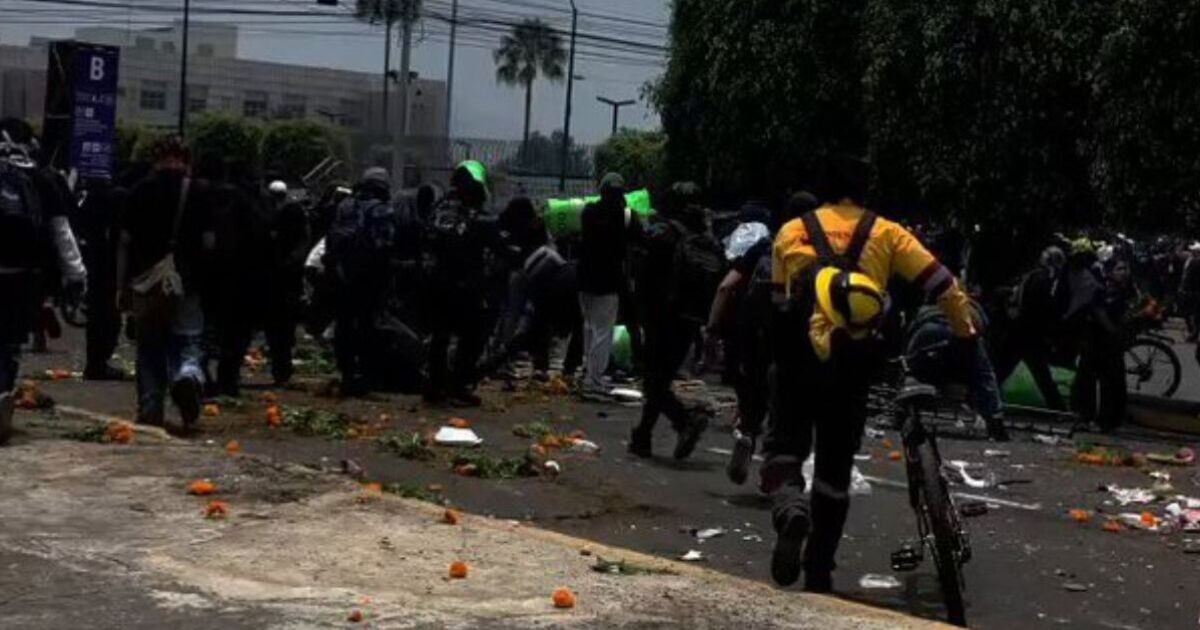 Estadio Azteca LIVE: World Cup chaos as violent clashes erupt at Mexico vs South Africa | World | News