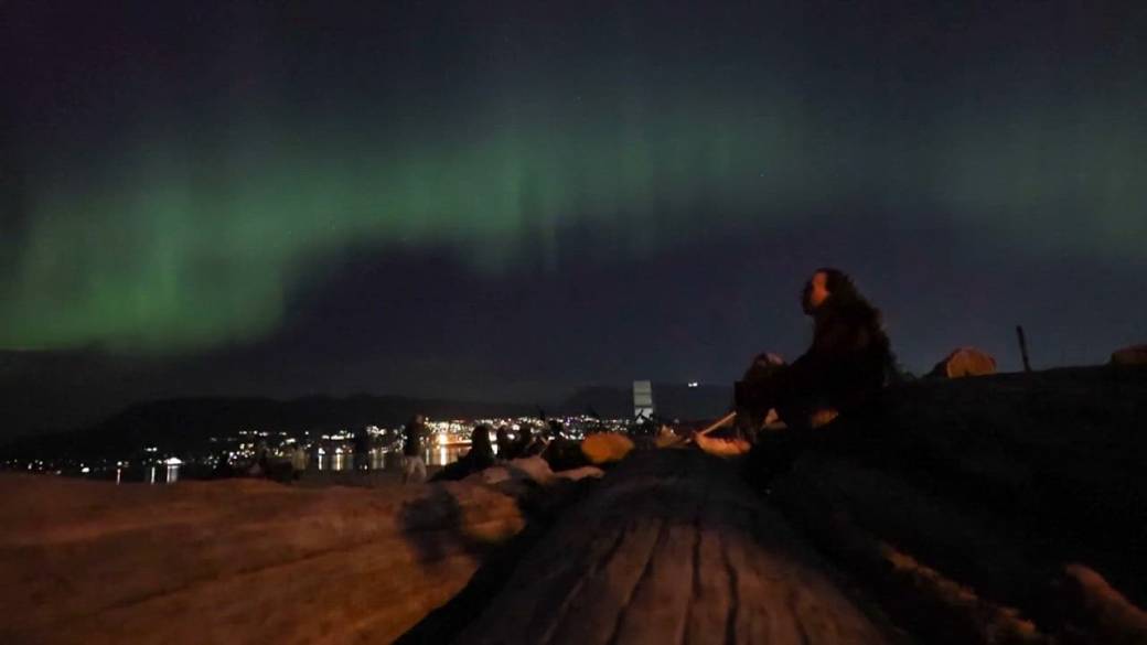 Click to play video: 'Northern lights seen as far south as Kingston amid solar activity surge'
