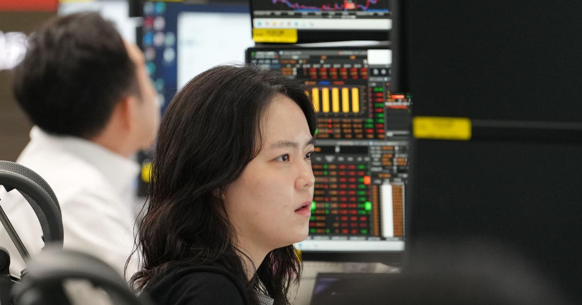 Oil prices fall, Wall Street mixed after record-breaking S&P rally runs out of steam | National News