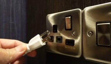 What the Tech? Summer 'must-have' travel gadgets | What The Tech?