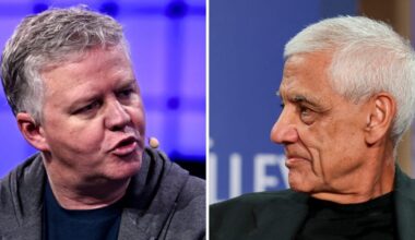 Silicon Valley Founders Are Publicly Roasting VCs Online