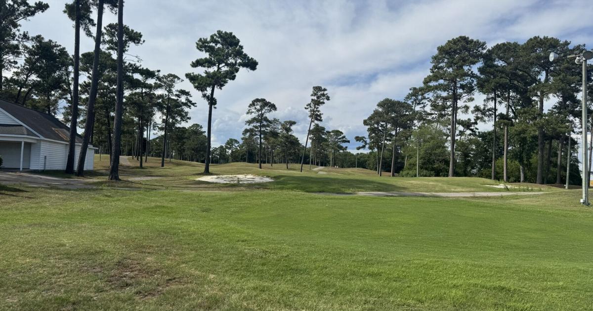 Little River, SC, golf course becoming stores, school site