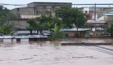 Floods paralyse Ghana capital, kill three