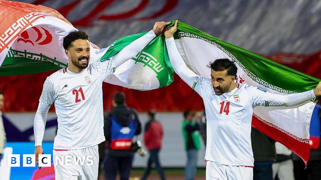 Fifa World Cup 2026: Iran's team lands in Mexico amid US visa row - BBC