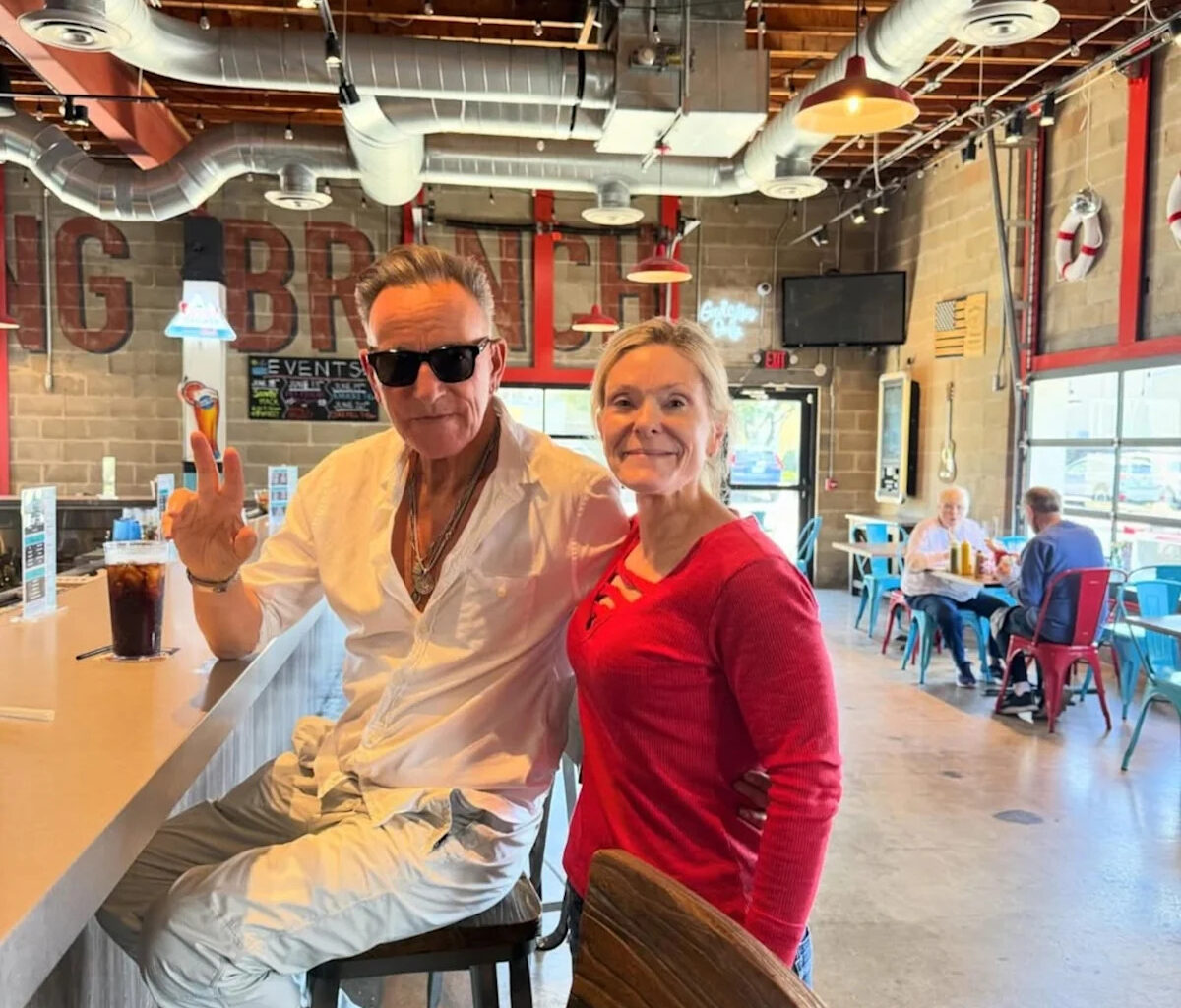 Bruce Springsteen spotted at revered N.J. hot dog joint. ‘You still get starstruck.’