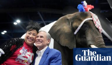 Gee, whiz: elephant relieves itself on floor of Texas Republican convention | Texas