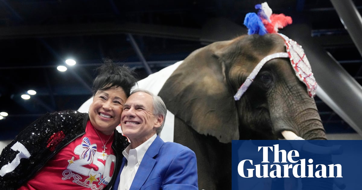 Gee, whiz: elephant relieves itself on floor of Texas Republican convention | Texas