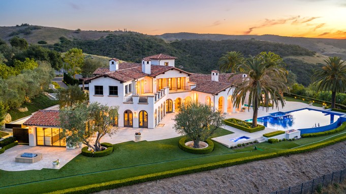 A Record $38.5 Million Estate Lists in an Orange County Golf Community