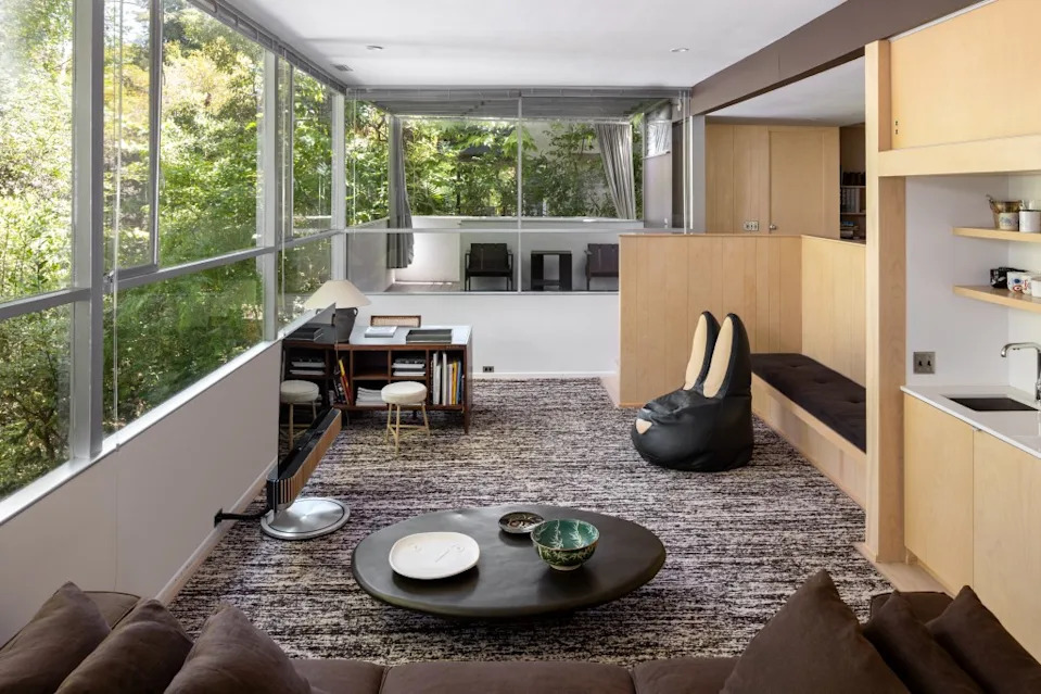 The midcentury splendor extends throughout. Cameron Carothers