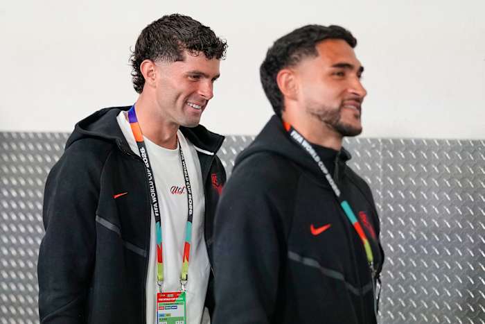 US keeps Pulisic on bench, sends out 9 new starters vs. Turkey in World Cup group finale