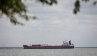 Venezuela's oil exports rose to 1.25 million bpd in May, shipping data shows