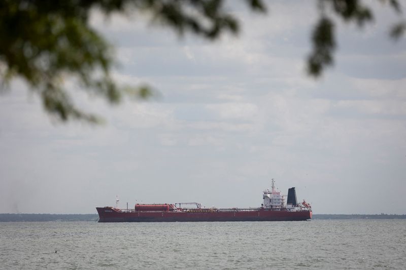 Venezuela's oil exports rose to 1.25 million bpd in May, shipping data shows