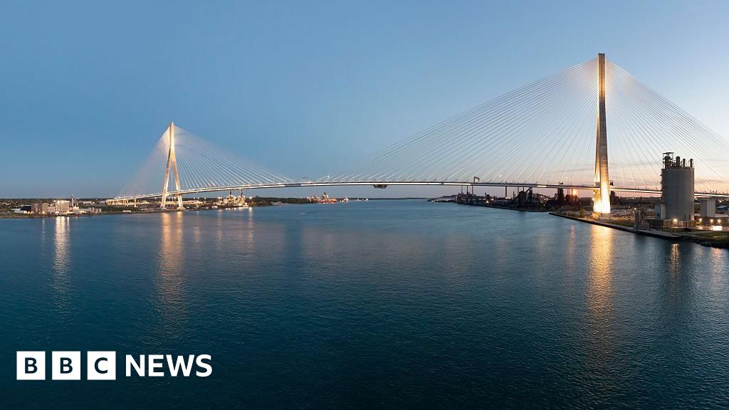 Opening of long awaited US-Canada bridge delayed again - BBC