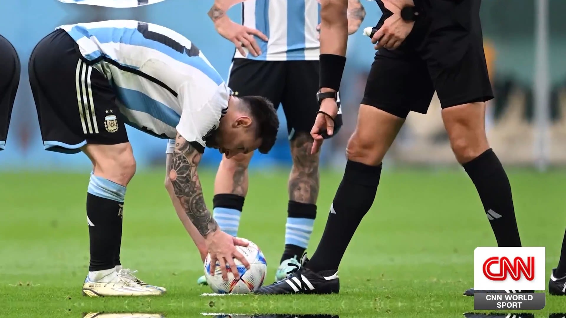 <p>CNN World Sport's Don Riddell discusses the key to mastering penalty shootouts with Geir Jordet, professor of Norwegian School of Sport Sciences.</p>