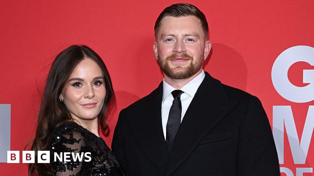 Holly Ramsay and Adam Peaty announce they are expecting first child - BBC