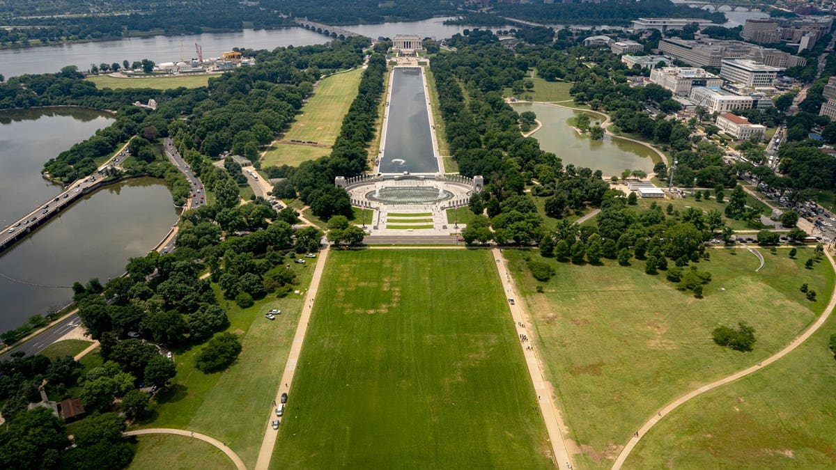 8647 national mall