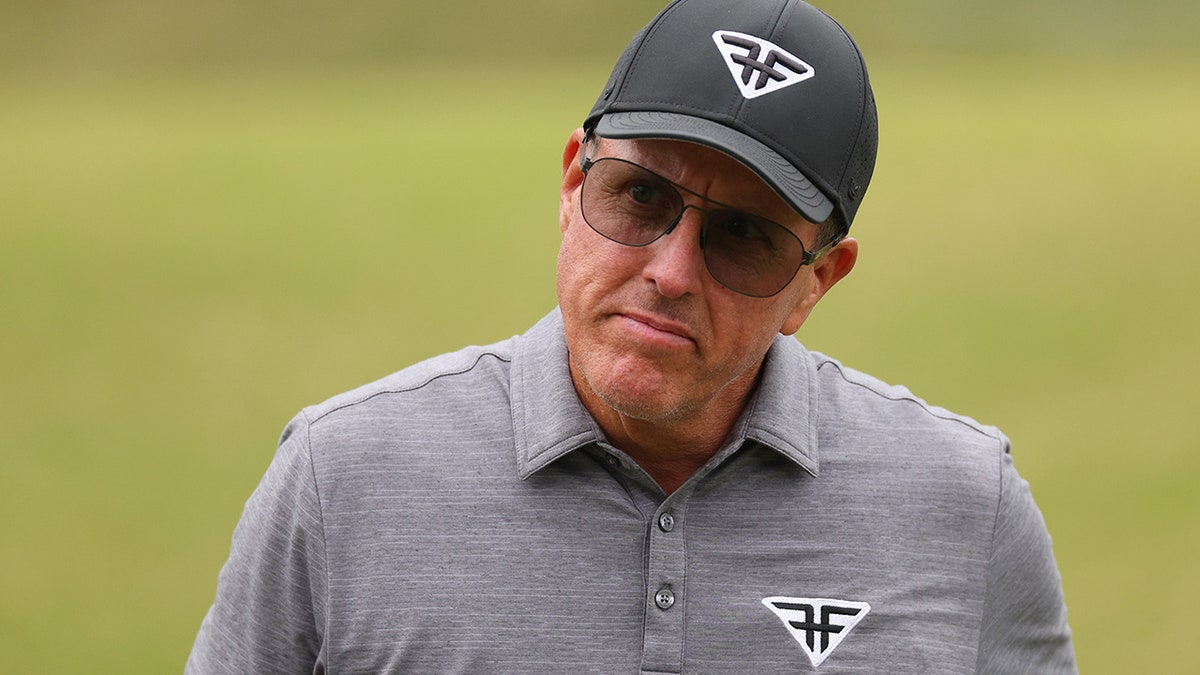Phil Mickelson reacts on the eighth green during the second round of the U.S. Open Championship in Los Angeles