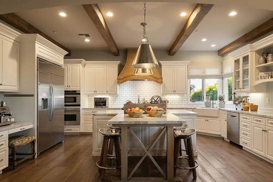 The kitchenCredit: The Nemeyer Garcia Team at Engel & Volkers