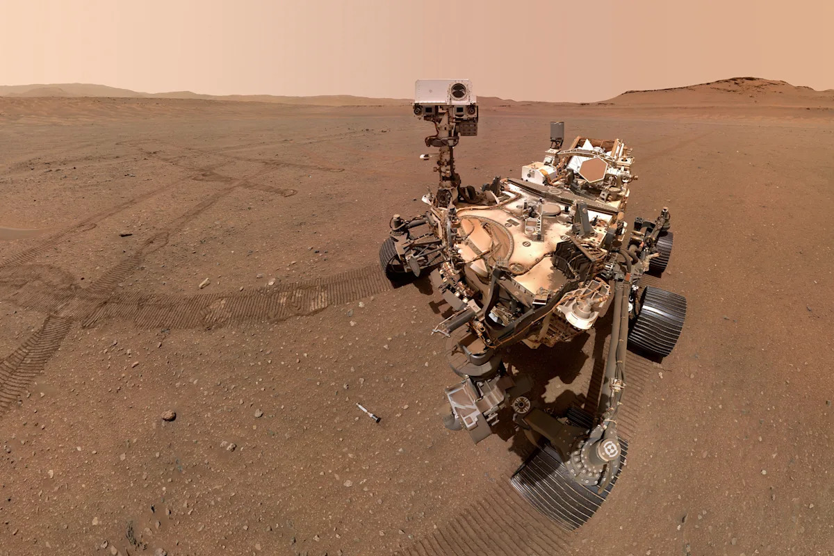 NASA Rover Finds “Complex Organic Matter” on Mars
