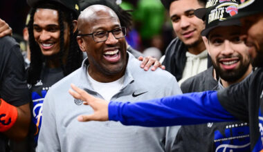 Knicks coach Mike Brown randomly busts out 2000 pop song on media day