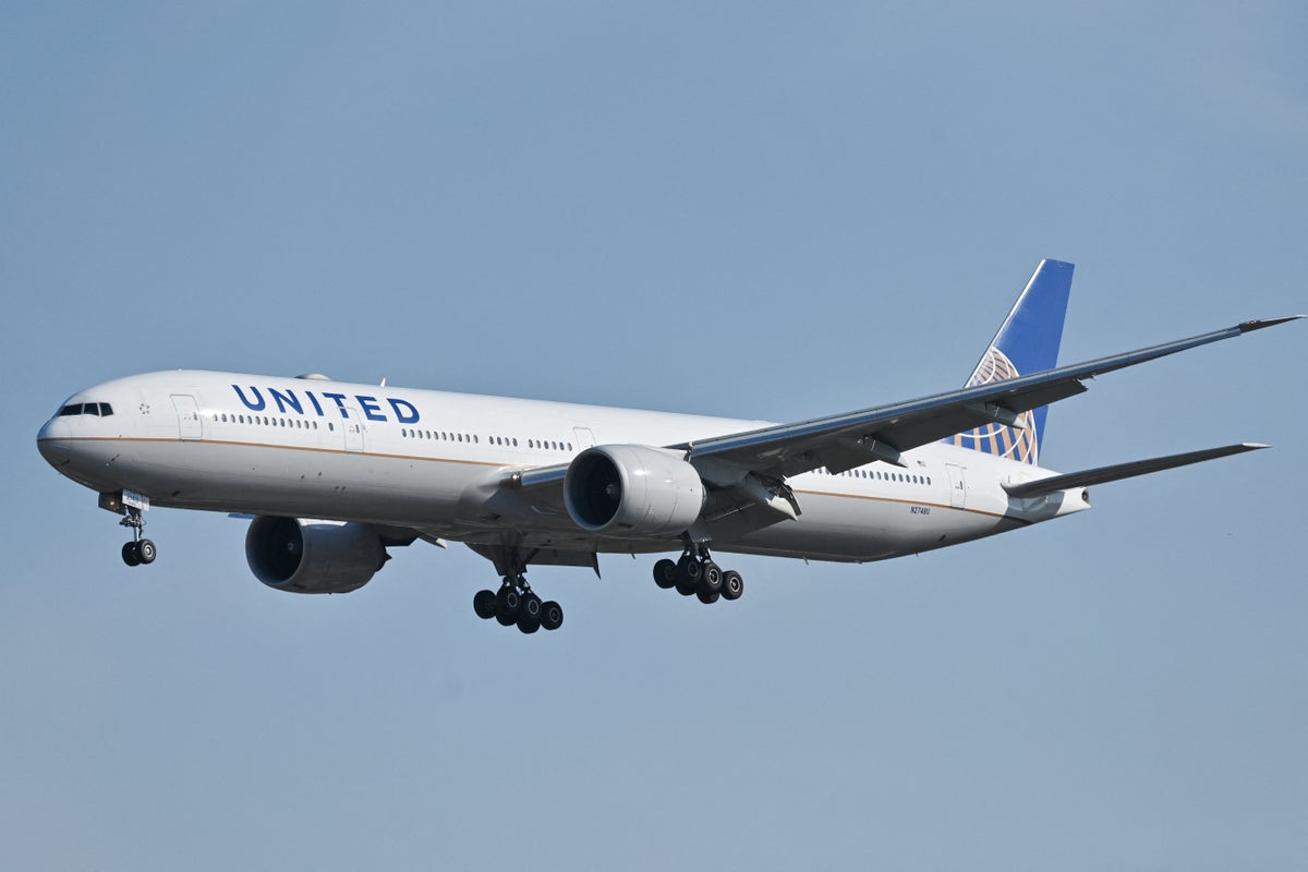 United Airlines flight has near-collision with drone while landing at Newark Airport
